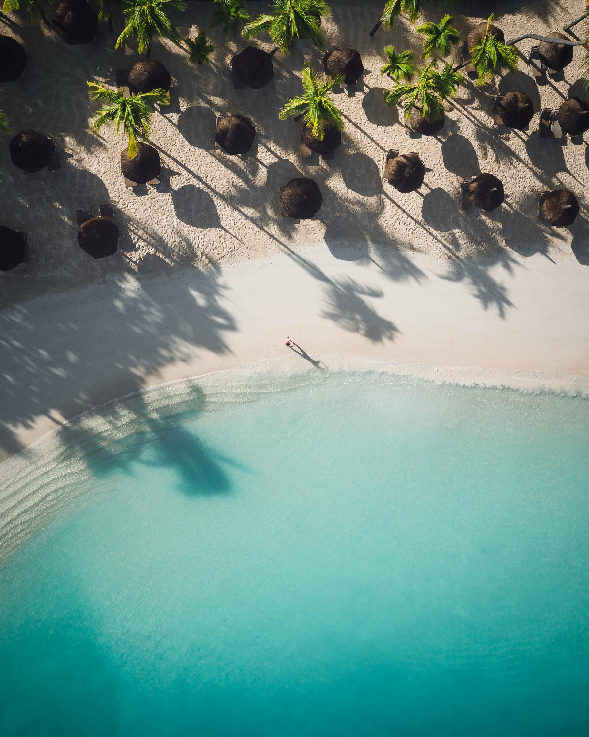 thedronebook_Royal-Palm-Beachcomber-Mauritius1